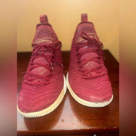 LeBron 16 “King” Size 13 - Picture 3 of 3